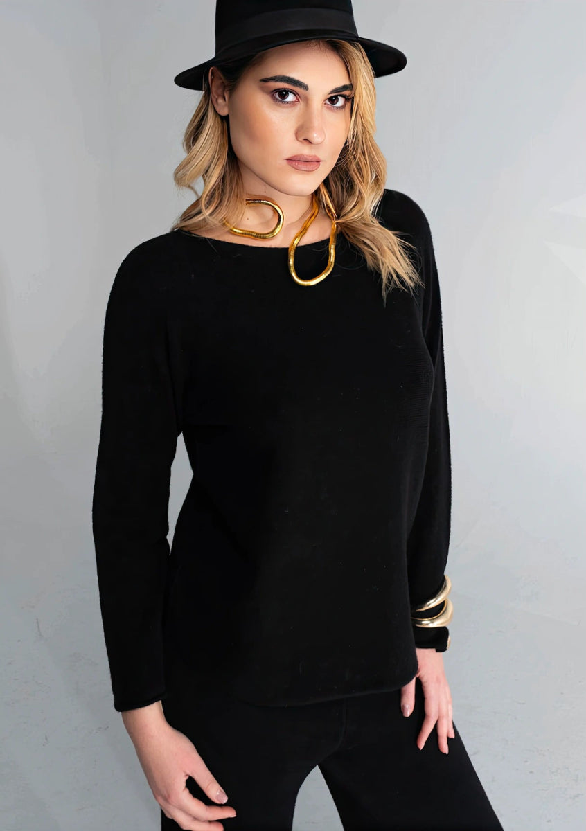 Maglia Oversize con Scollo Nero - ELLY