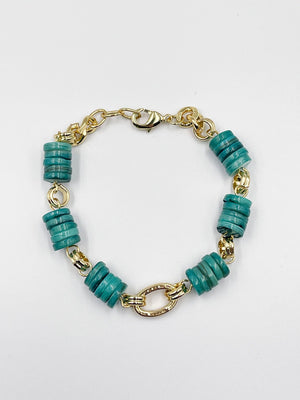 Stunning bracelet, featuring an 18-karat gold-plated chain and gorgeous colored nacre stone - ELLY